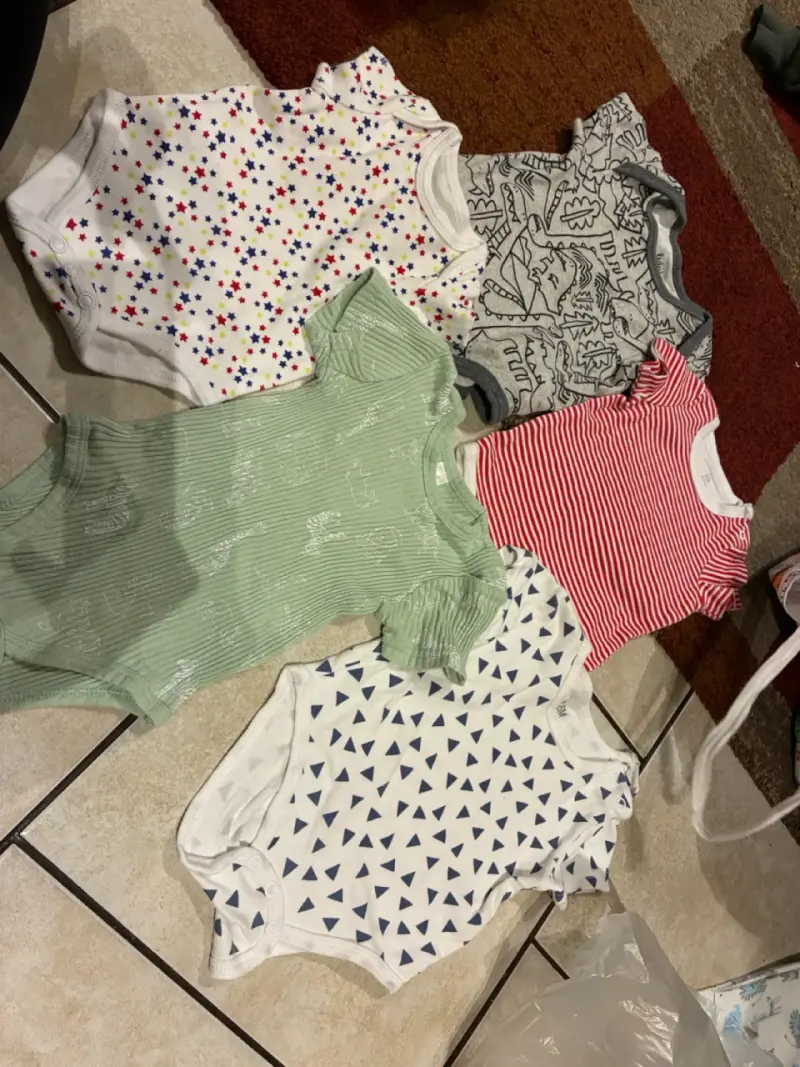 Lote de 40 bodies para bebé - 4