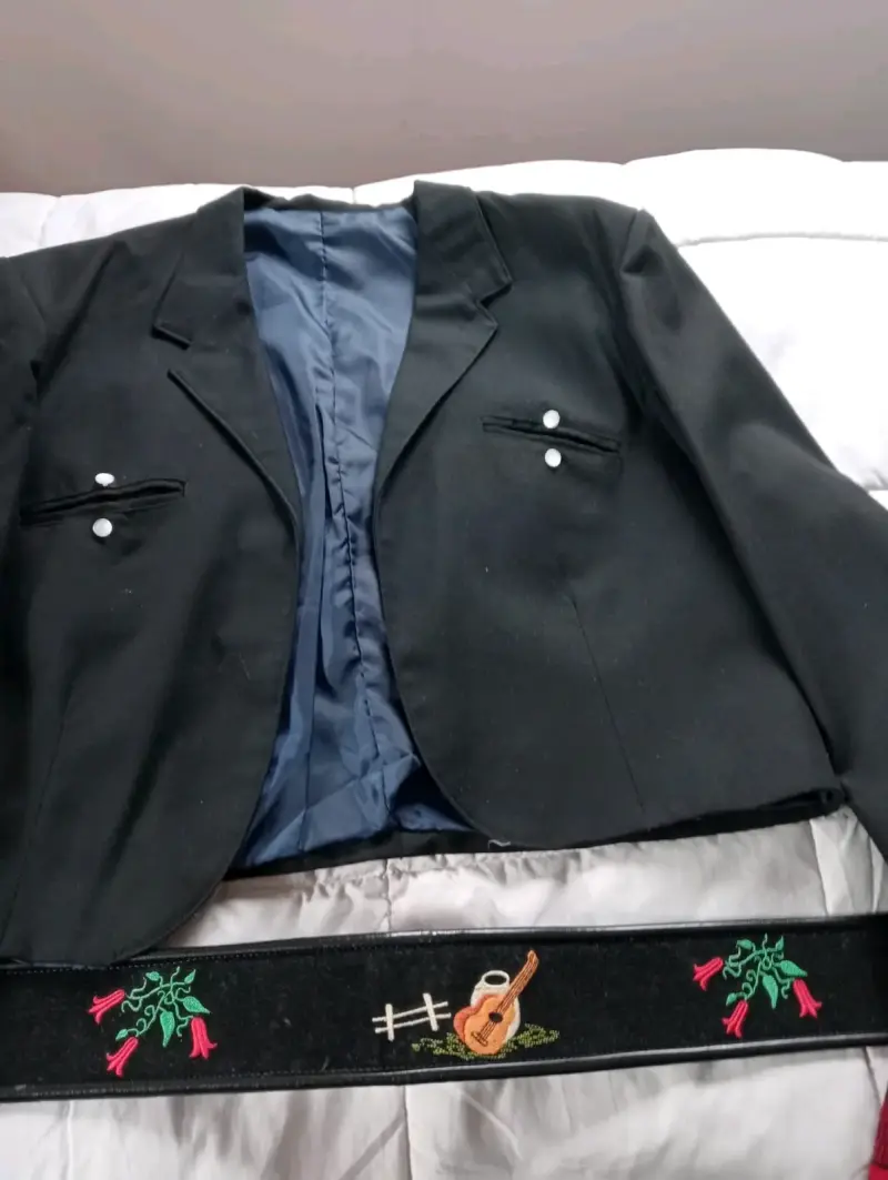 Traje de Huaso Chileno Completo con Sombrero - 3