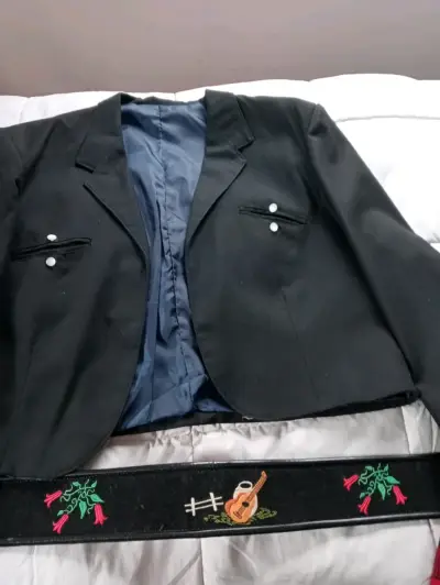 Traje de Huaso Chileno Completo con Sombrero - miniatura 3