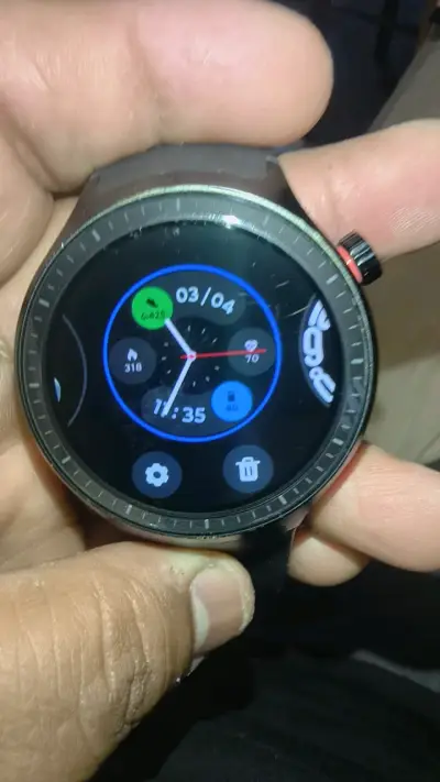 Reloj inteligente con pantalla táctil y monitor de actividad - miniatura 1