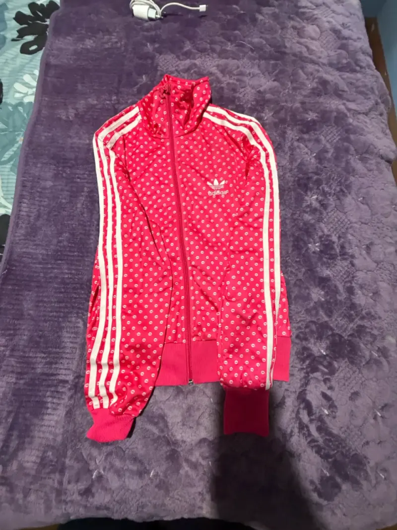 Chaqueta deportiva rosa con estampado Adidas - 2
