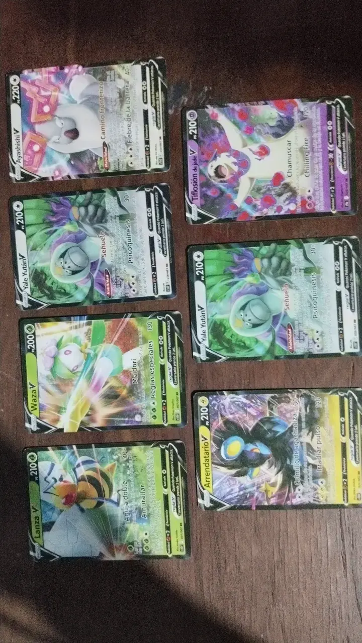 Lote de cartas Pokémon V - 1