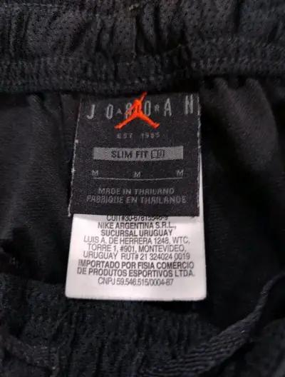 Shorts deportivos PSG Jordan negros y amarillos - miniatura 4