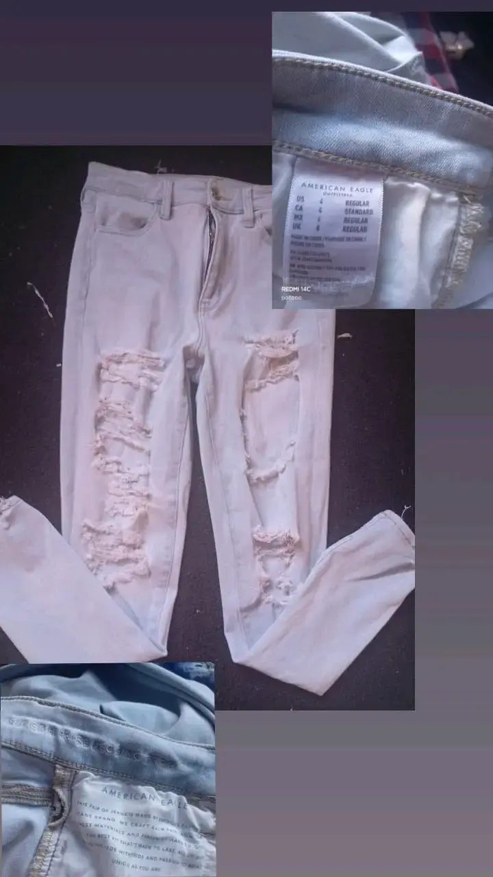 Jeans de mezclilla desgastados para mujer - 1