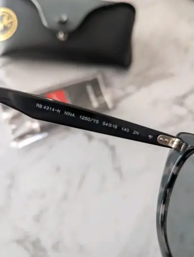 Gafas de sol Ray-Ban negras con estuche - miniatura 5