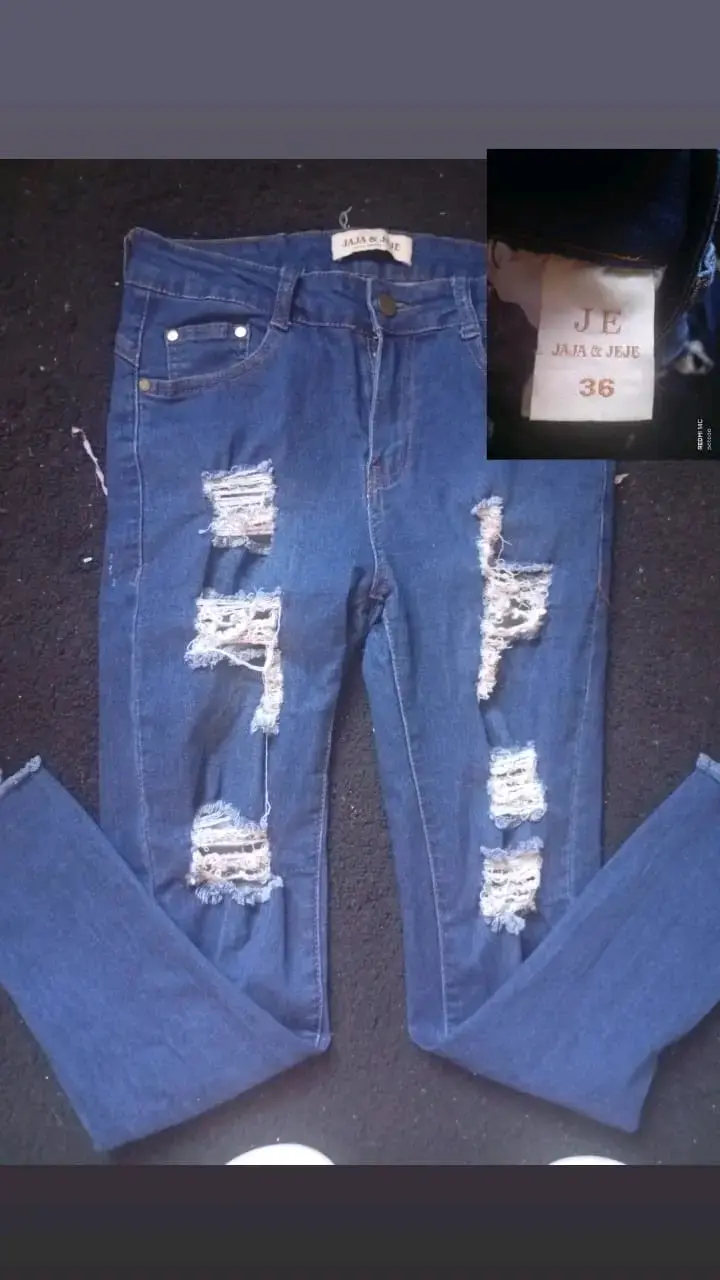 Jeans de mezclilla desgastados para mujer - 5