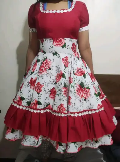 Vestido vintage floral rojo con enagua - miniatura 1
