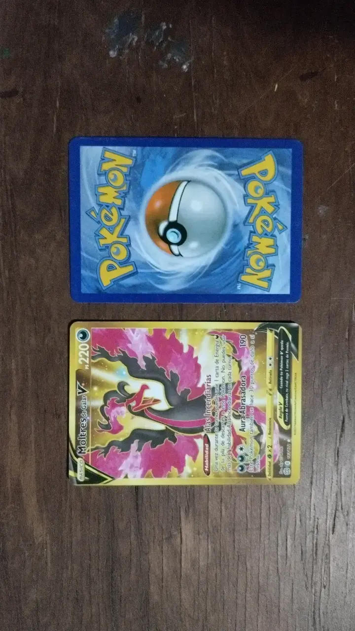 Carta Pokémon/Moltres de Galar V