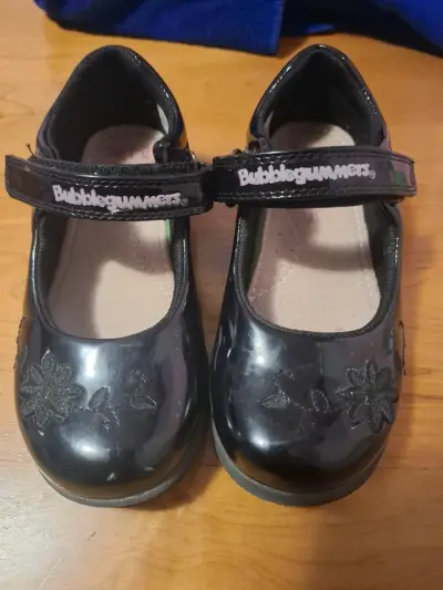 Zapatos escolares negros Bubblegummers para niña - miniatura 1
