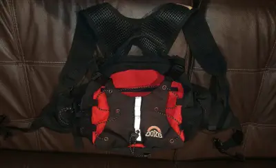 Banano Mochila  Doite Roja/Negra. Sin detalles - miniatura 1