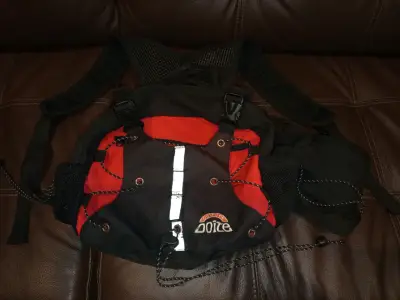 Banano Mochila  Doite Roja/Negra. Sin detalles - miniatura 4