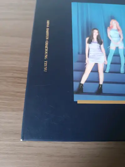 Álbum Feel Special ver B de Twice - miniatura 2
