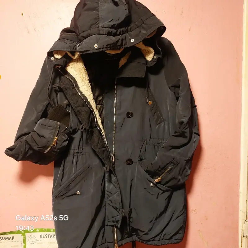 Parka de invierno con capucha y forro polar - 1