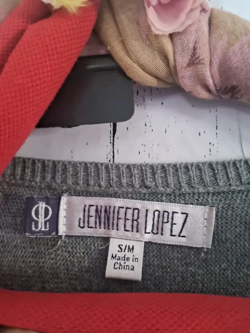 Suéter gris con botones Jennifer Lopez - 3