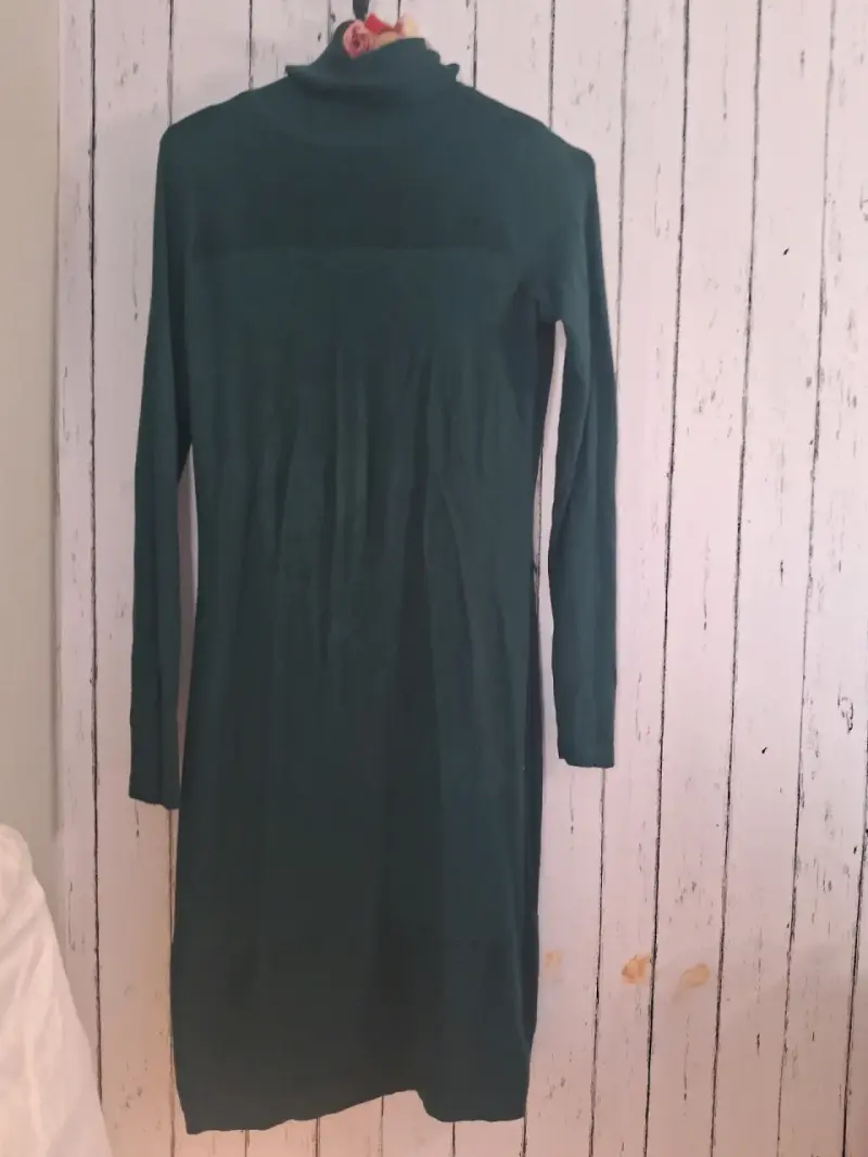 Vestido de lana verde con cuello alto - 2