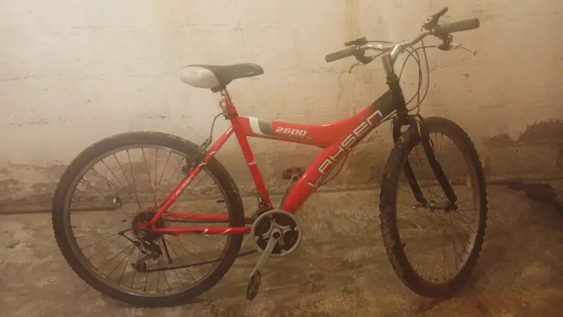 Bicicleta Laysen 2600 Rocket roja