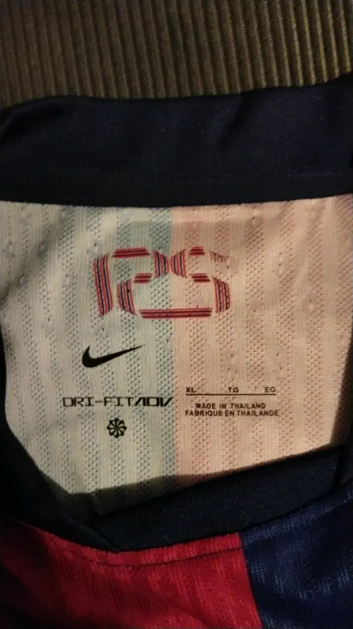 Camiseta FC Barcelona Coldplay clásico 2024 - 5