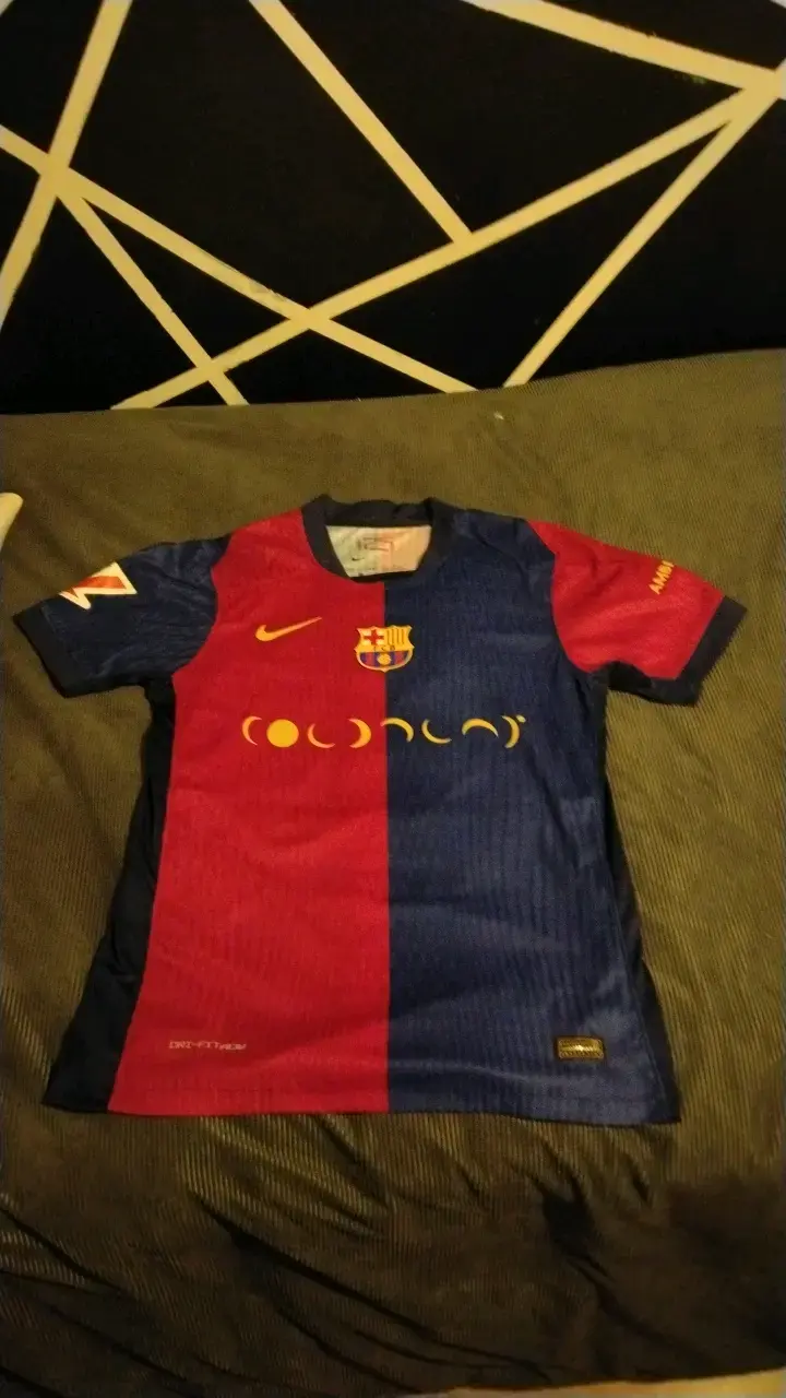 Camiseta FC Barcelona Coldplay clásico 2024 - 1