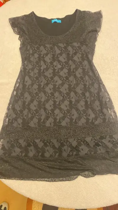 Vestido ade encaje negro elegante - miniatura 1