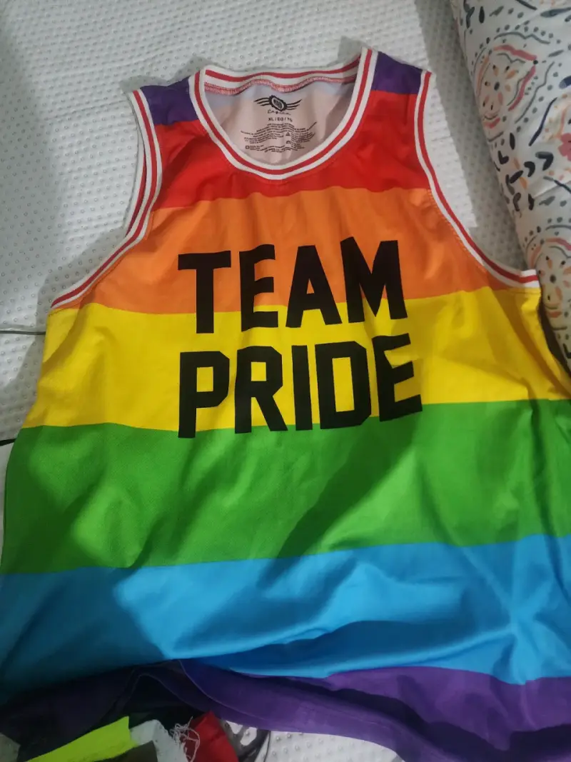 Polera sin mangas Team Pride arcoíris