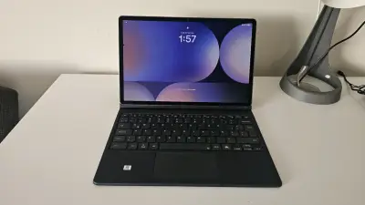 Tablet Samsung Galaxy TAB S10+ con teclado y lápiz - miniatura 2