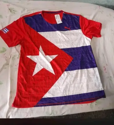 Polera deportiva Puma Cuba blanca y roja - miniatura 6