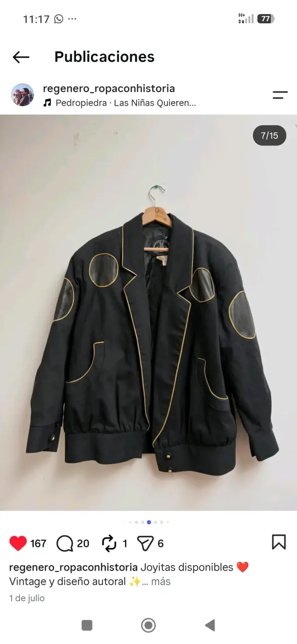 Chaqueta vintage negra con detalles amarillos