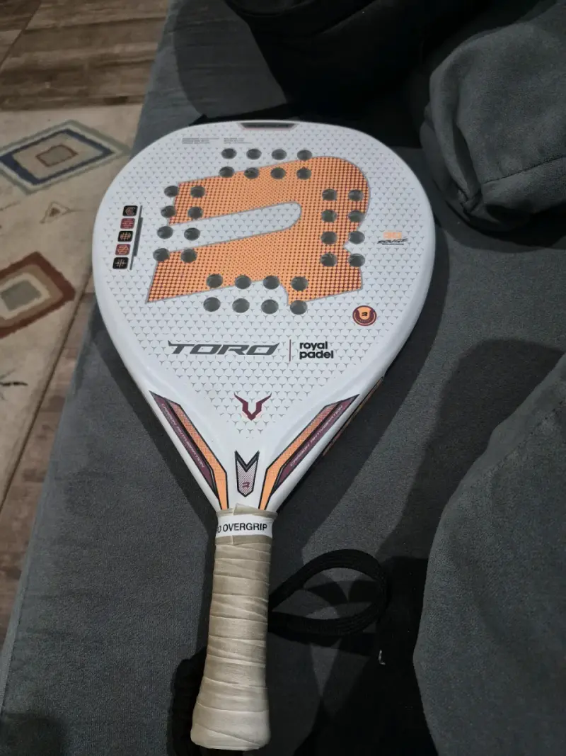 pala de padel marca TORO - 2