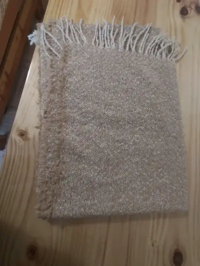 Encharpe de lana beige con flecos - miniatura 2
