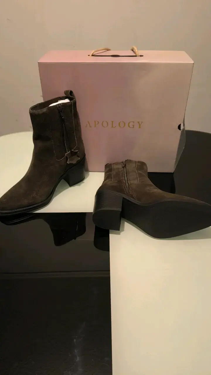 Botines de gamuza marrón Apology con tacón - 1