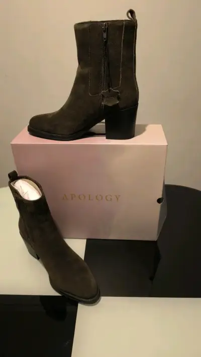 Botines de gamuza marrón Apology con tacón - miniatura 2