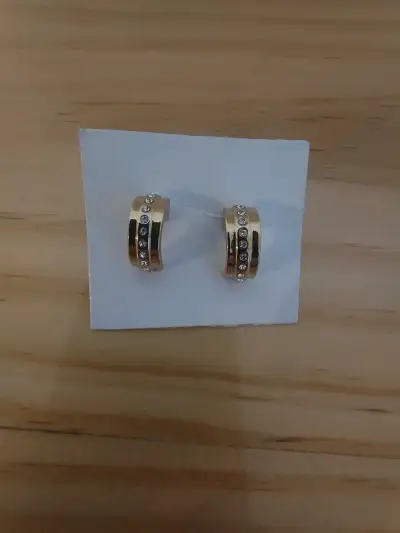 Aros dorados con cristales brillantes - miniatura 2