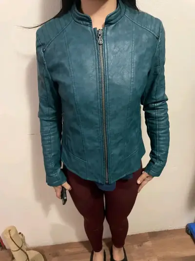 Chaqueta de cuero sintético azul para mujer - miniatura 1