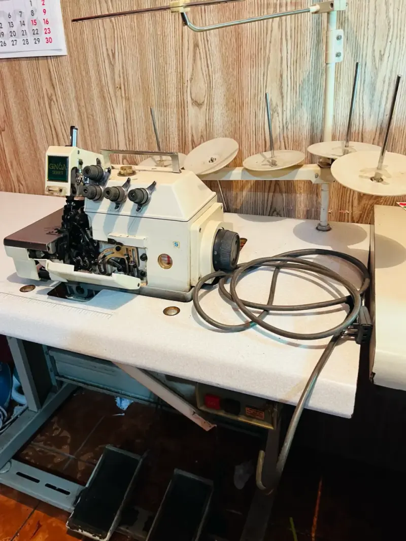 Máquina overlock industrial GNG A5 en buen estado - 5