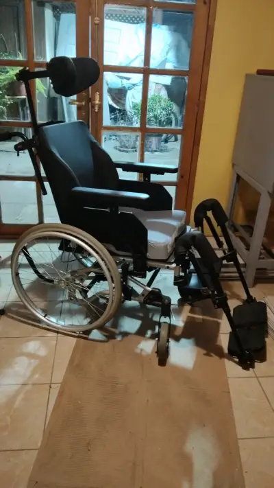 Silla de ruedas - miniatura 3