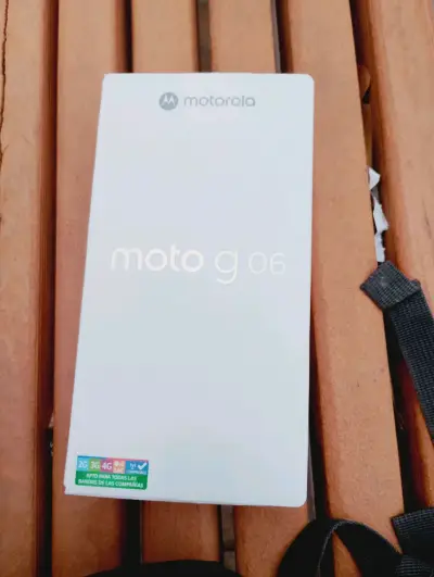 Smartphone Motorola Moto G06 128GB con boleta - miniatura 1
