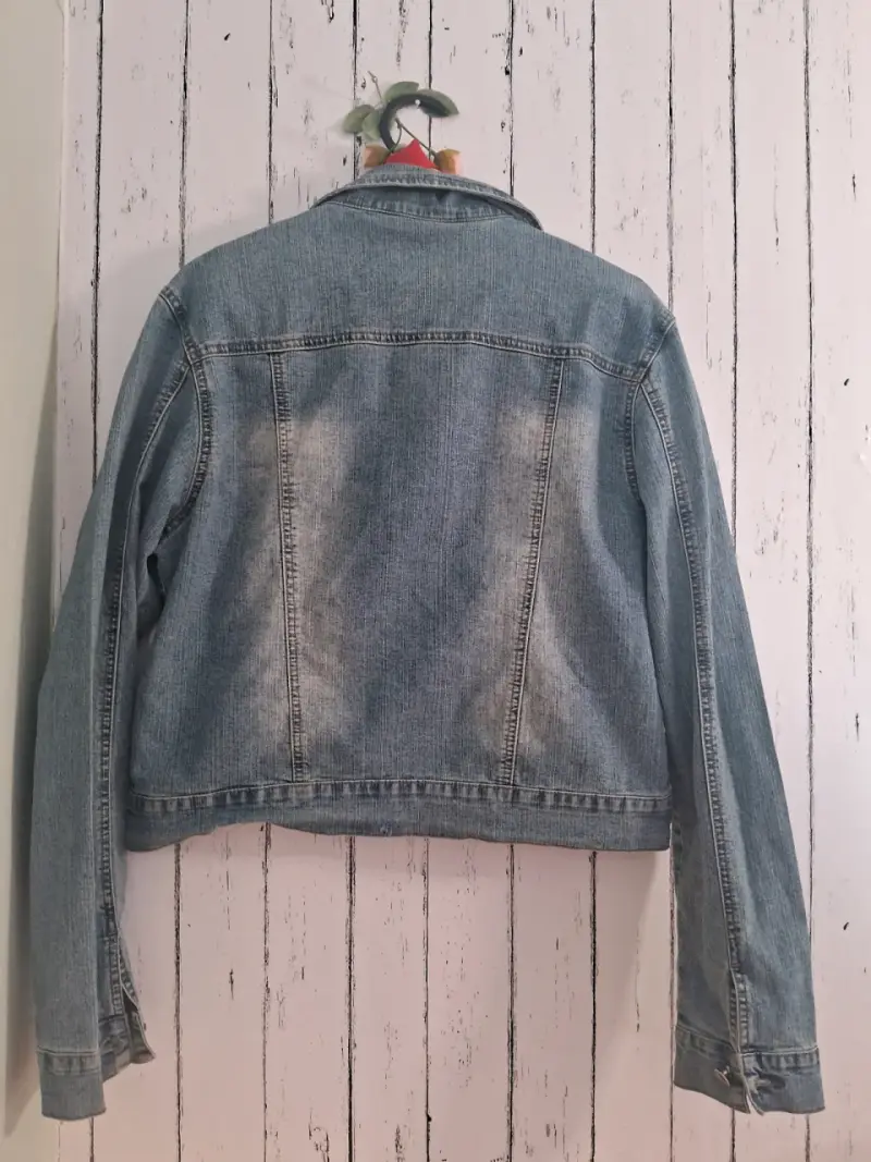 Chaqueta de mezclilla azul claro para mujer