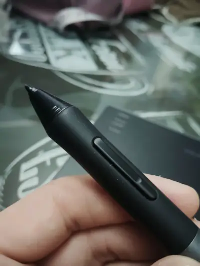 Tableta gráfica Huion H640L con lápiz - miniatura 2