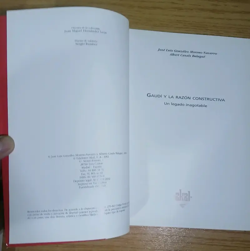 Libro 'Gaudí y la Razón Constructiva' de Akal - 2