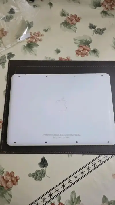 MacBook blanco 2009 para reparar - miniatura 3