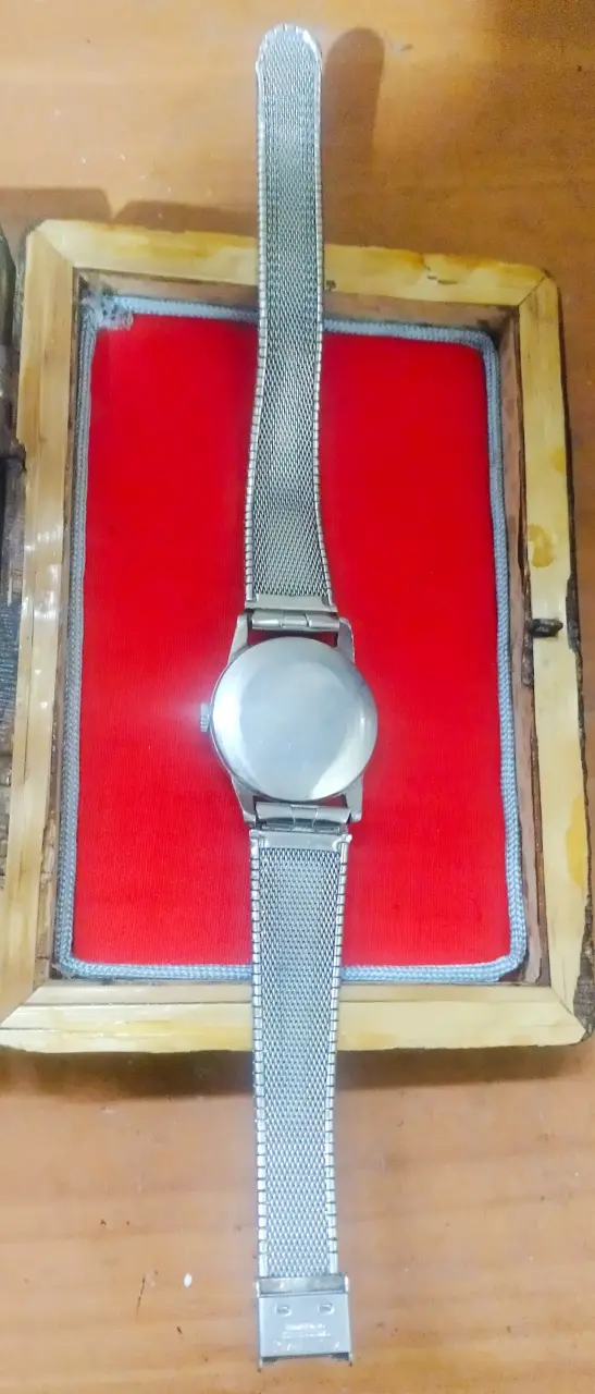 Reloj de pulsera vintage Omega en caja - 2