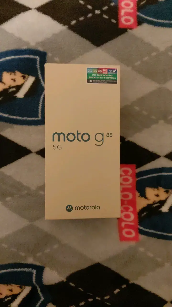 Smartphone Motorola Moto G85 5G con cargador - 1