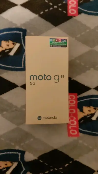 Smartphone Motorola Moto G85 5G con cargador - miniatura 1