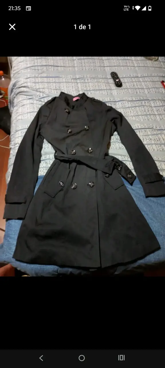 Abrigo negro con cinturón para mujer
