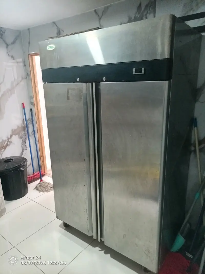 Refrigerador industrial Bozzo de acero inoxidable - 4