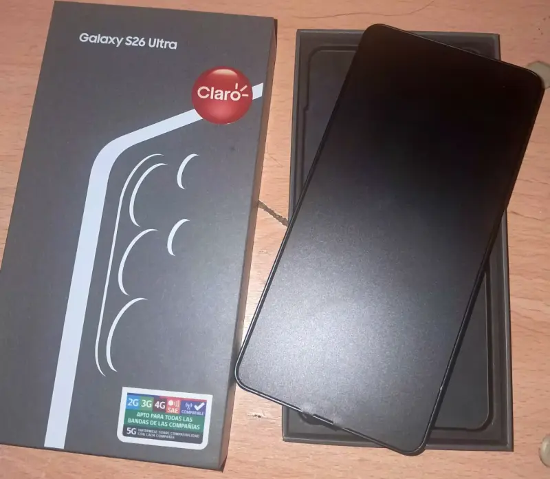 Samsung Galaxy S26 Ultra con caja y accesorios - 1