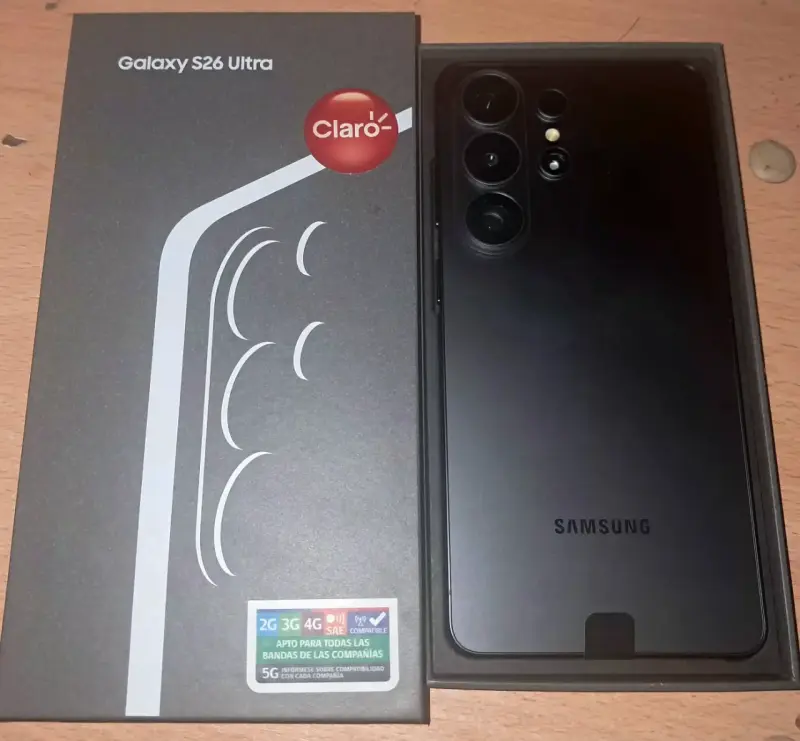 Samsung Galaxy S26 Ultra con caja y accesorios - 2