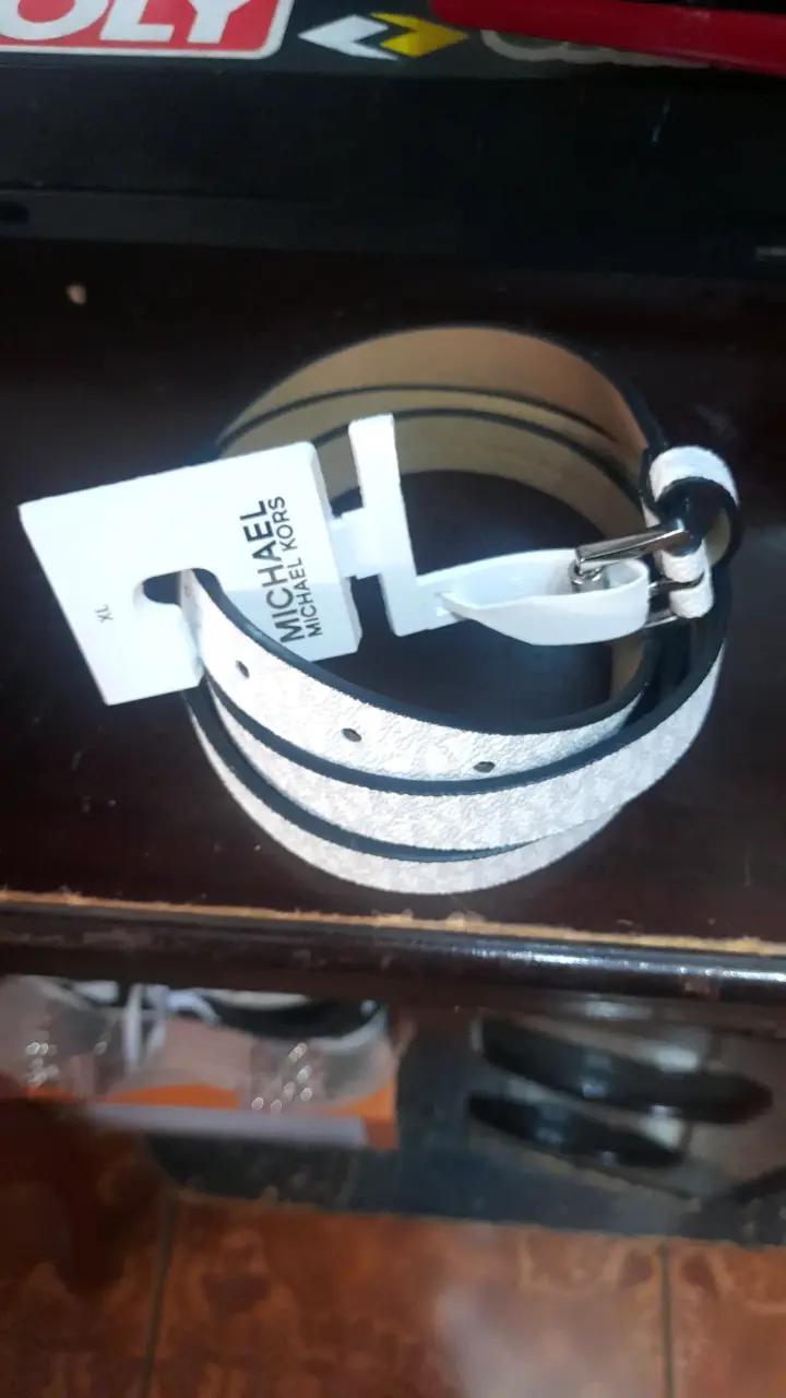 Cinturón Michael Kors blanco y negro XL