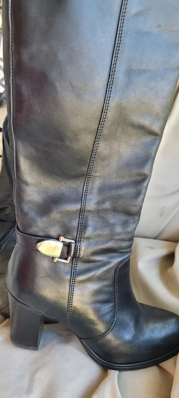 Botas negras de cuero con tacón alto - 3