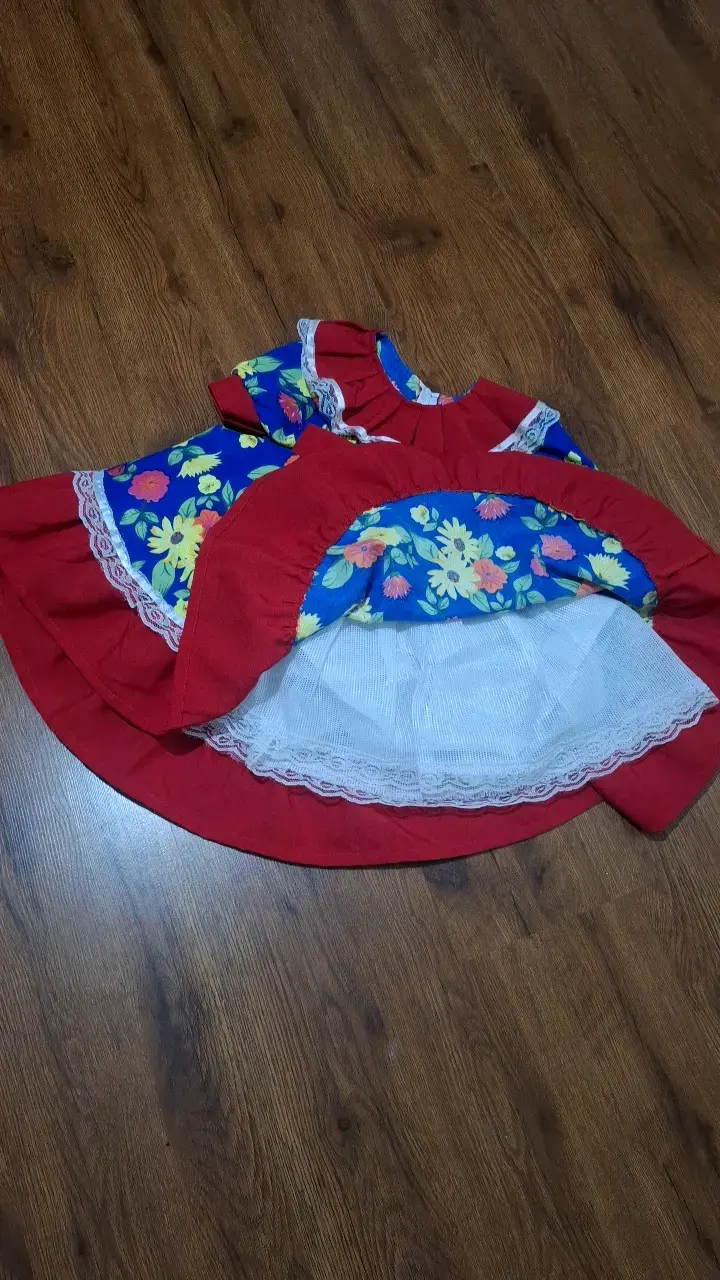 Vestido folclórico infantil con flores - 2